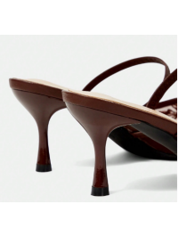 SANDALE cu vârful ascuțit,