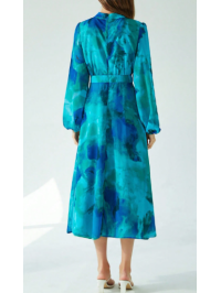 Rochie cu mânecă lungă, elegantă și versatilă,