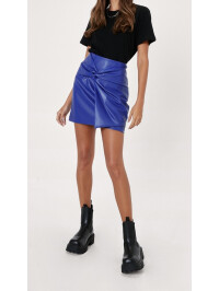 Fusta mini cu detaliu nod din piele artificială