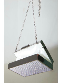 CLUTCH CU DETALIU PIETRE STRĂLUCITOARE