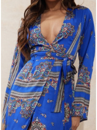 ROCHIE DETALIU CRĂPĂTURĂ