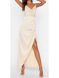 Rochie midi cu fante din satin cu decolteu Nasty Gal