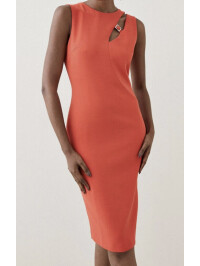 ROCHIE CU LAND IN SPATE