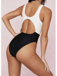 COSTUM DE BAIE DECUPAT ÎN DOUĂ TONURI 