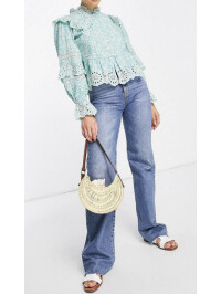 BLUZĂ CU VOLANE FLORAL