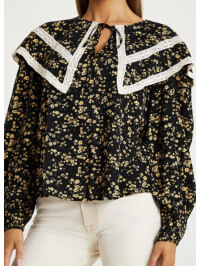 BLUZA CU DANTELA LA GULER