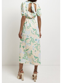 ROCHIE CU NASTURI IN FORMA DE INIMA 