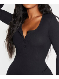 ROCHIE CU DETALIU NASTURI