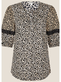 Top negru cu imprimeu floral monocrom și detalii cu volane