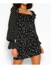 Rochie cu buline cu decolteu pătrat