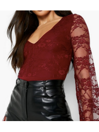 BODY ÎNALT DIN DANTELĂ CU MÂNECĂ EVAZATĂ