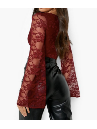 BODY ÎNALT DIN DANTELĂ CU MÂNECĂ EVAZATĂ