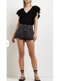 BLUZĂ CU DETALIU DANTELĂ ȘI VOLANE