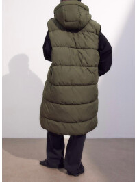 VESTA PUFOASA CU GLUGA