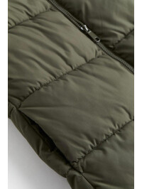 VESTA PUFOASA CU GLUGA