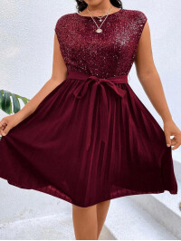 ROCHIE CU DETALII PAIETE