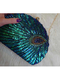 CLUTCH CU PAIETE ȘI LANȚ